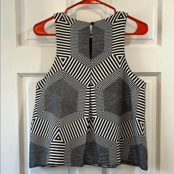 Anthropologie HD in Paris Black and White Geometric Tapestry Tank Top - Sz Small - Picture 11 of 16